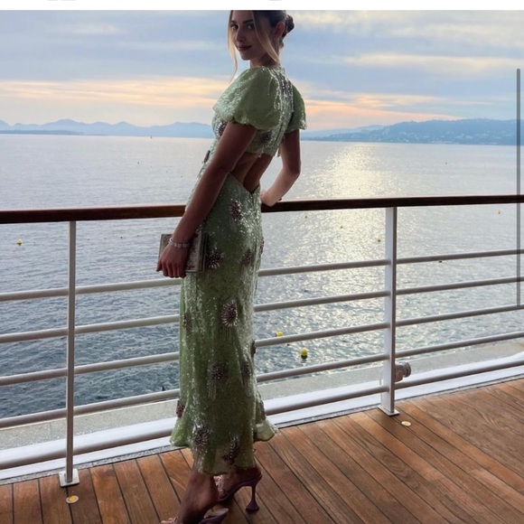 Titian Crystal Embellished Green Apple Sequin Dress - Picture 4 of 16